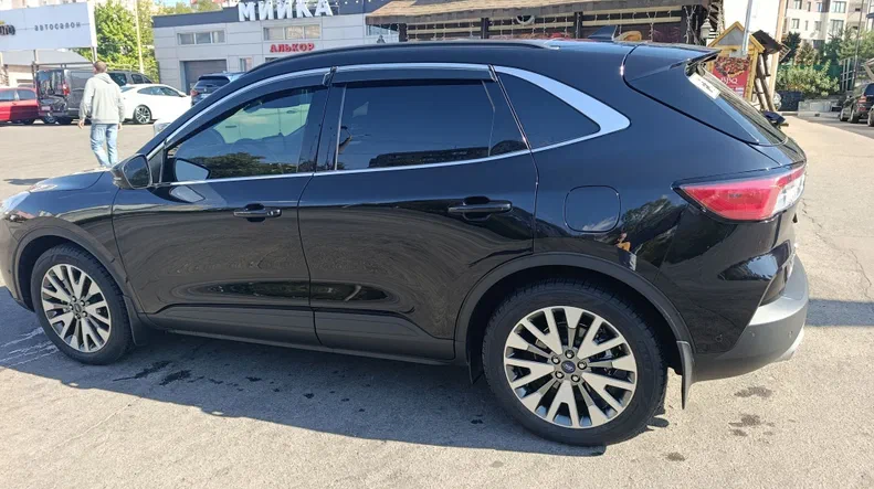 Ford Escape 2020 - 19