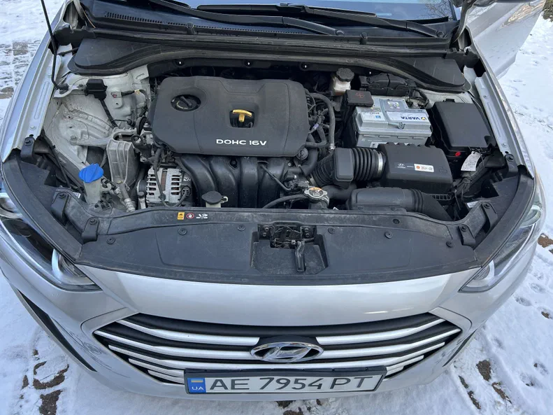 Hyundai Elantra 2017 - 10