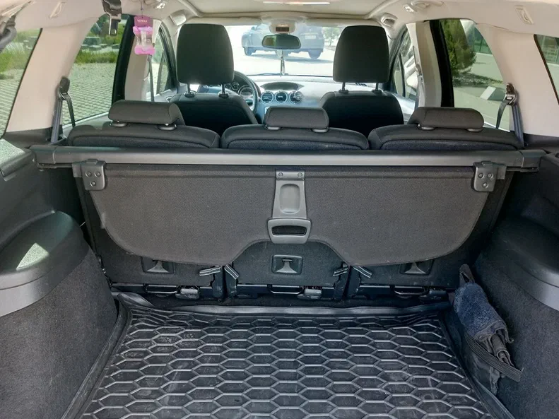 Peugeot 308 2010 - 16