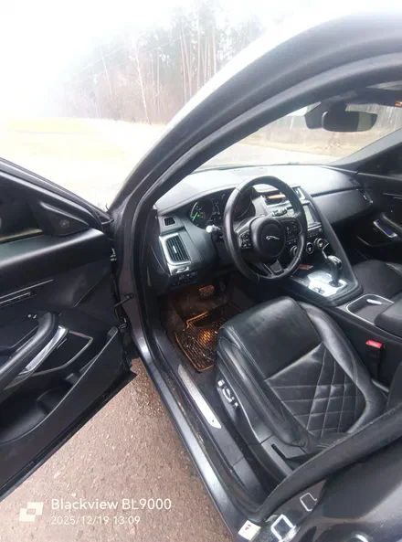 Jaguar E-Pace 2018 - 20