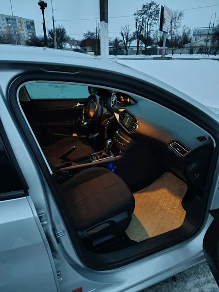 Peugeot 308 2015 - 12