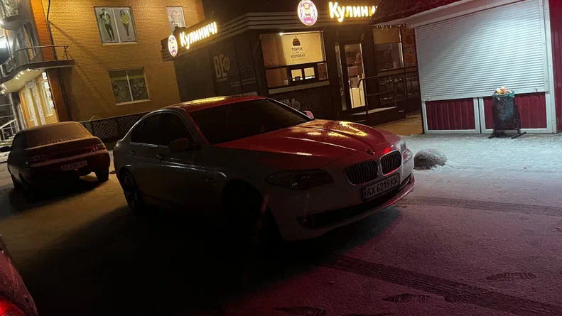 BMW 5 серія 2012 - 28