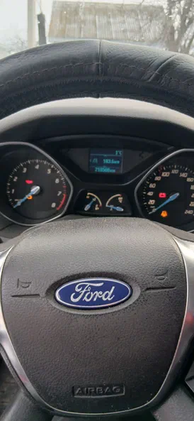 Ford Focus 2011 - 10