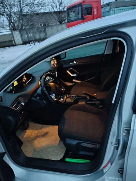 Peugeot 308 2015 - 10