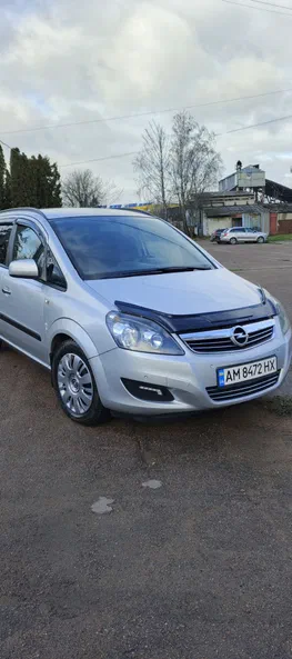 Opel Zafira 2012 - 14