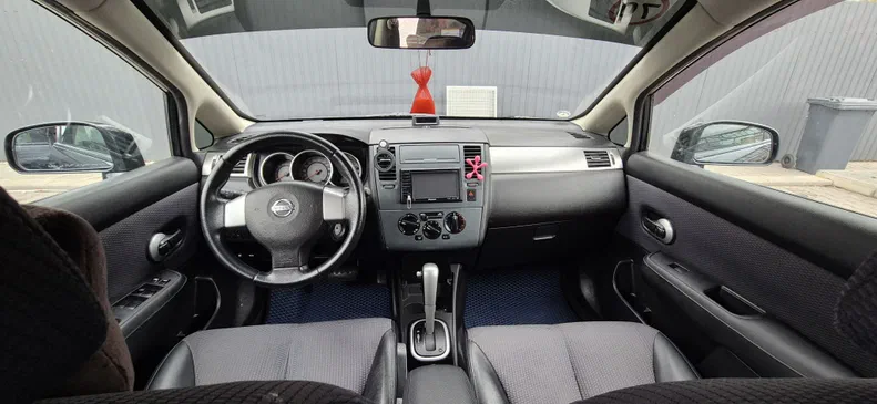 Nissan Tiida 2008 - 12