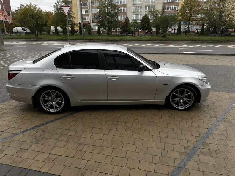 BMW 5 серія 2008 - 7