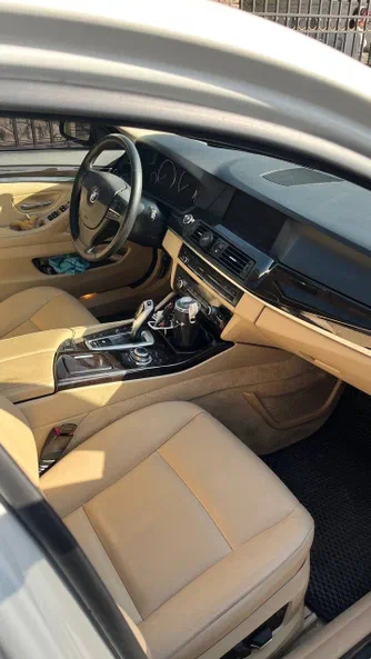 BMW 5 серія 2012 - 26