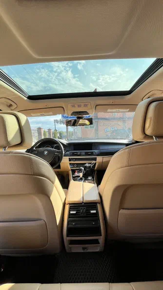 BMW 5 серія 2012 - 19