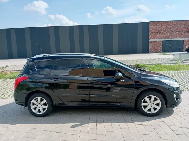 Peugeot 308 2010 - 13