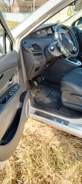 Renault Megane 2011 - 8