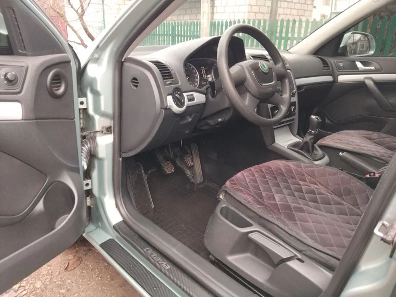 Skoda Octavia 2010 - 5