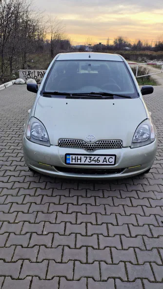 Toyota Yaris 2002 - 5