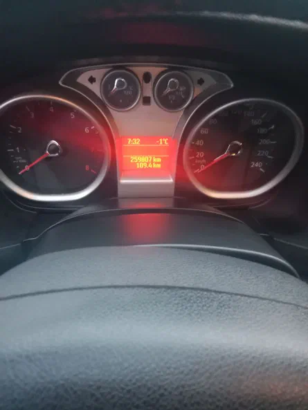 Ford Focus 2010 - 12