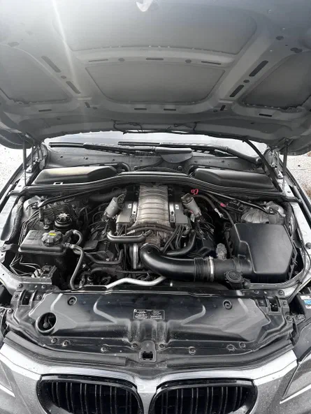 BMW 5 серія 2004 - 16