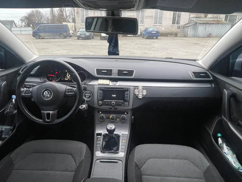 Volkswagen Passat 2012 - 16