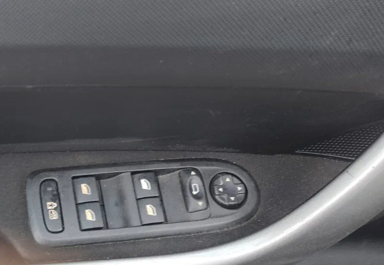 Peugeot 308 2009 - 14