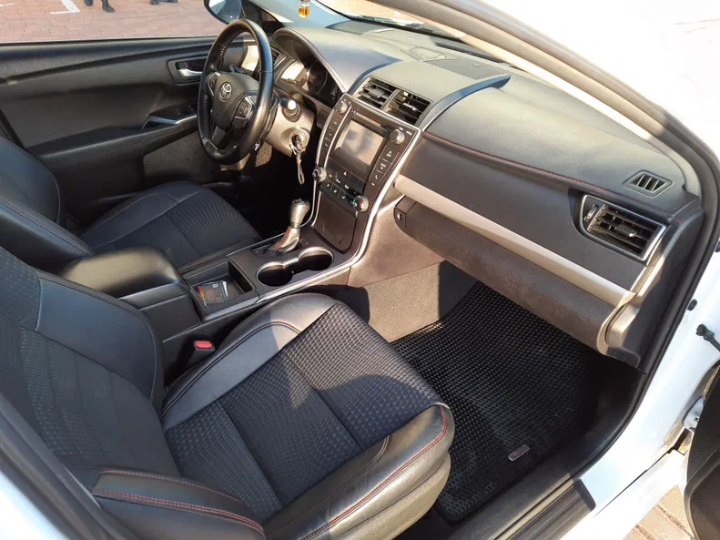 Toyota Camry 2015 - 18