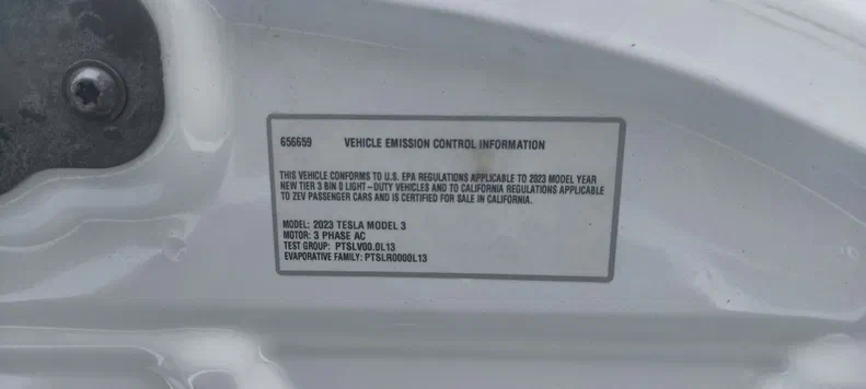 Tesla Model 3 2023 - 11