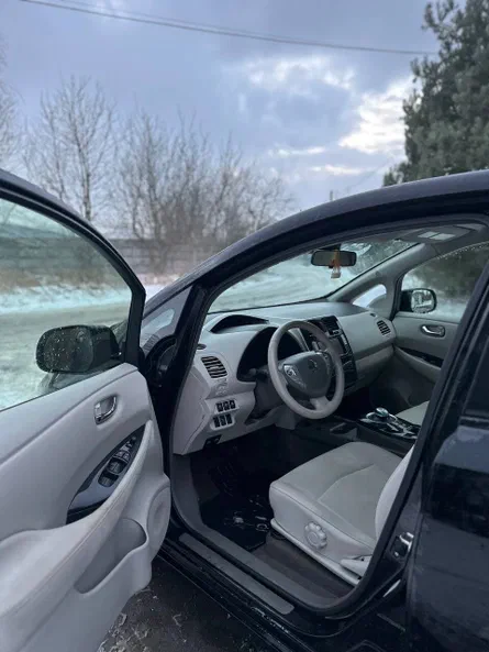 Nissan Leaf 2012 - 6