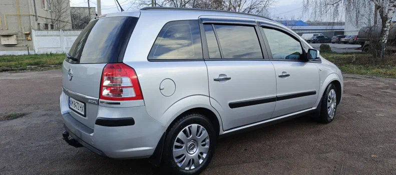 Opel Zafira 2012 - 9