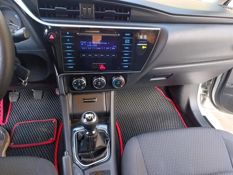 Toyota Corolla 2016 - 21