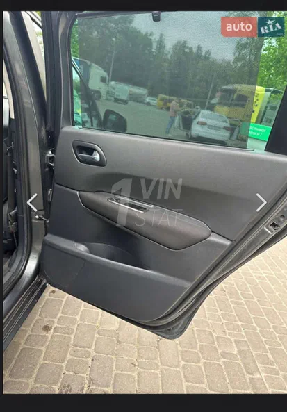 Peugeot 5008 2009 - 10