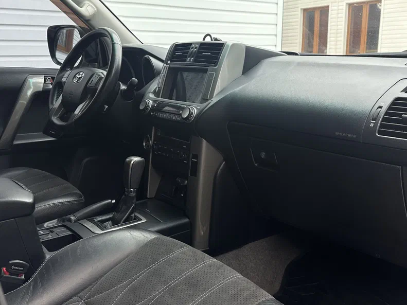 Toyota Land Cruiser Prado 2011 - 7