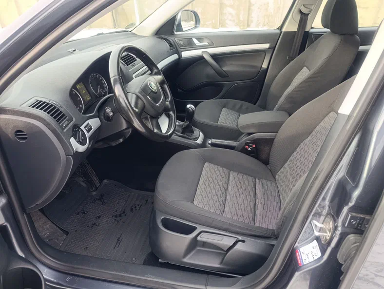 Skoda Octavia 2010 - 9