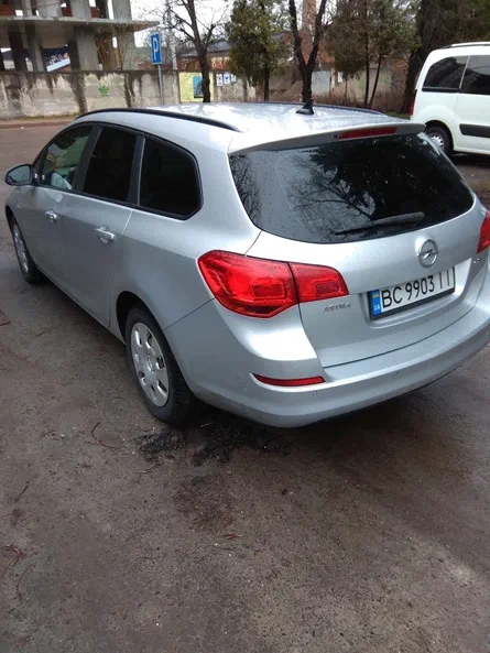 Opel Astra 2011