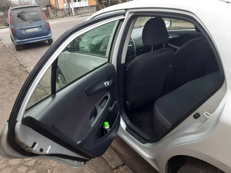 Toyota Corolla 2010 - 6