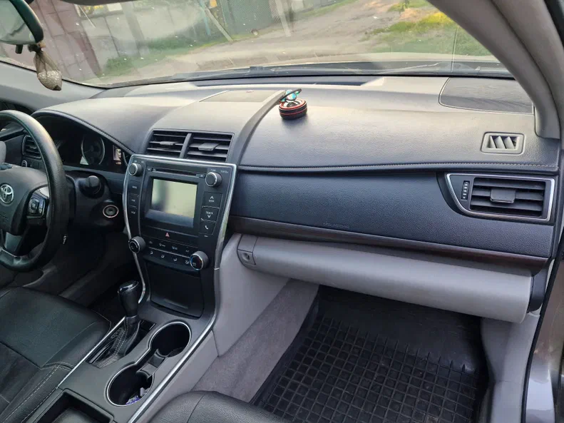 Toyota Camry 2017 - 6