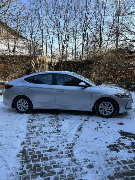 Hyundai Elantra 2017