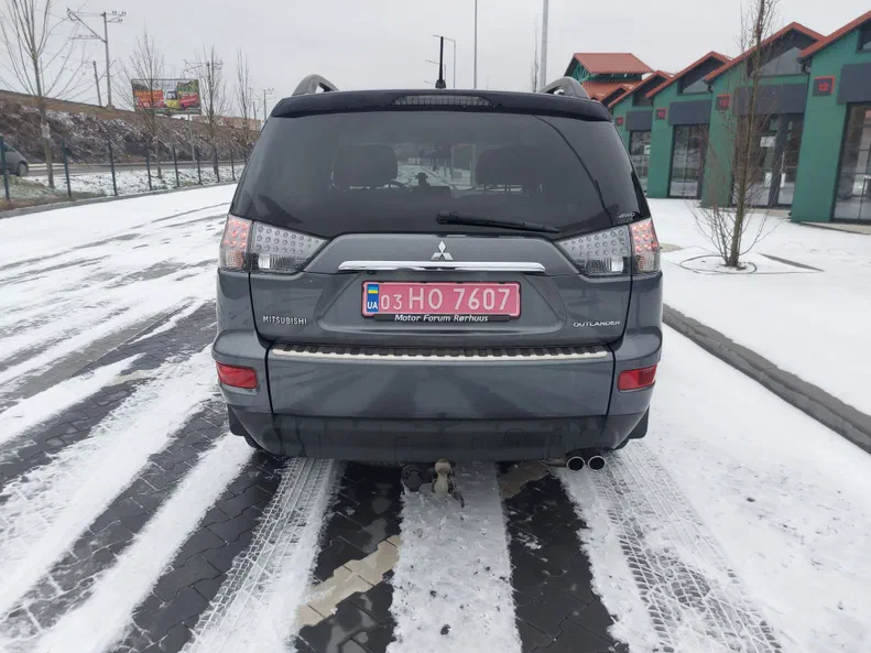 Mitsubishi Outlander 2011