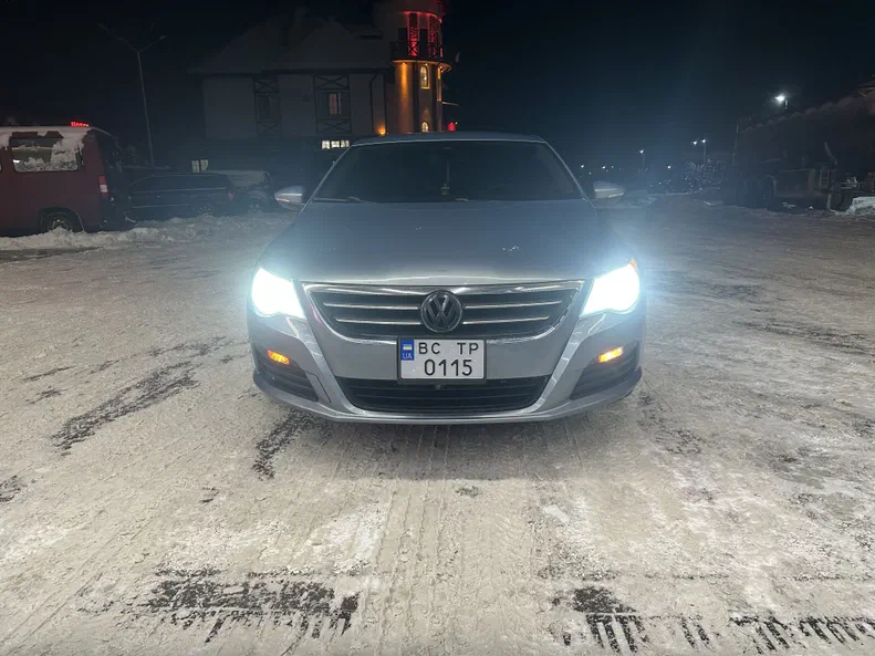 Volkswagen Passat CC 2011