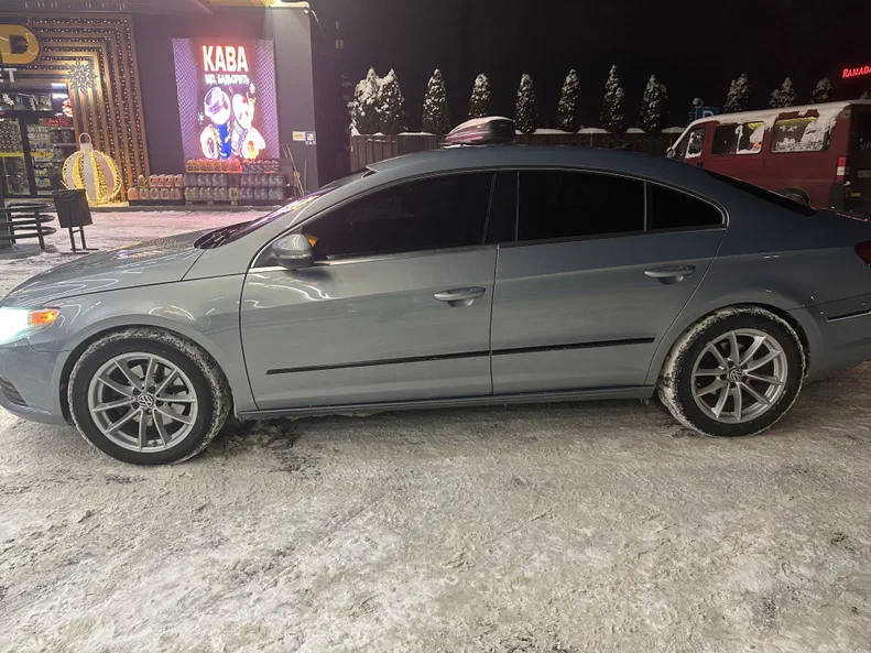 Volkswagen Passat CC 2011