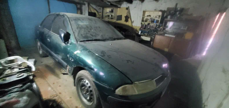 Mitsubishi Carisma 2002