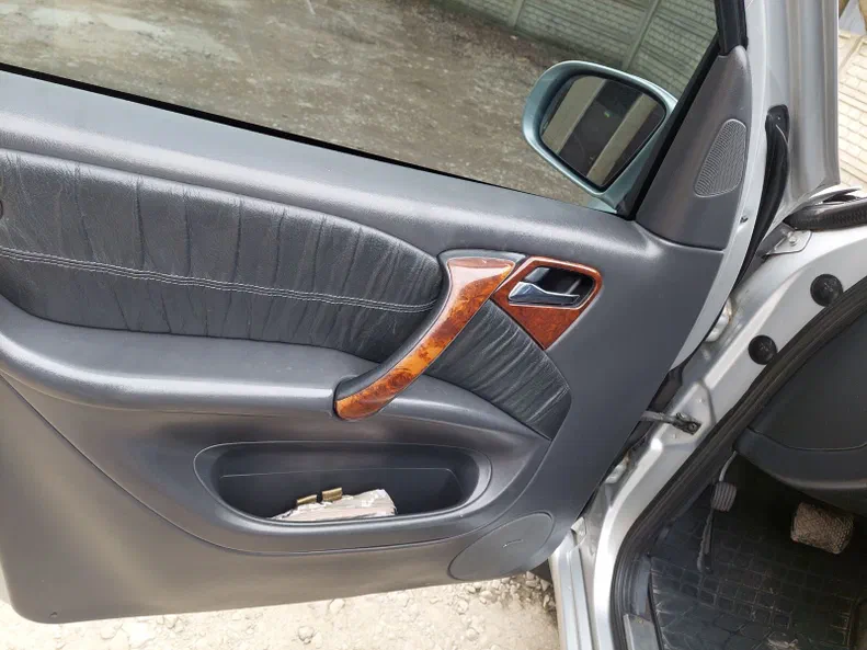 Mercedes-Benz M-Клас 2001 - 8