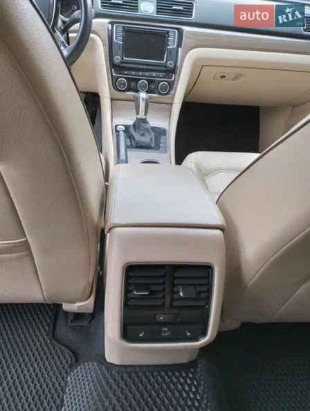 Volkswagen Passat 2016 - 1