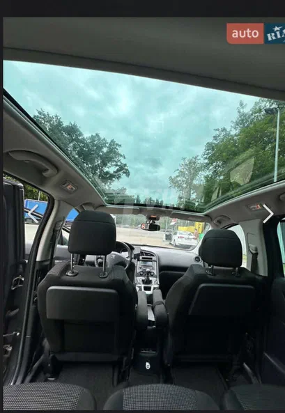 Peugeot 5008 2009 - 11