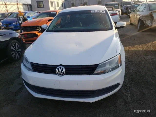 Volkswagen Jetta 2014 - 5