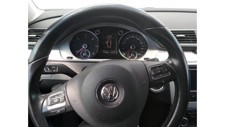 Volkswagen Passat 2011 - 6