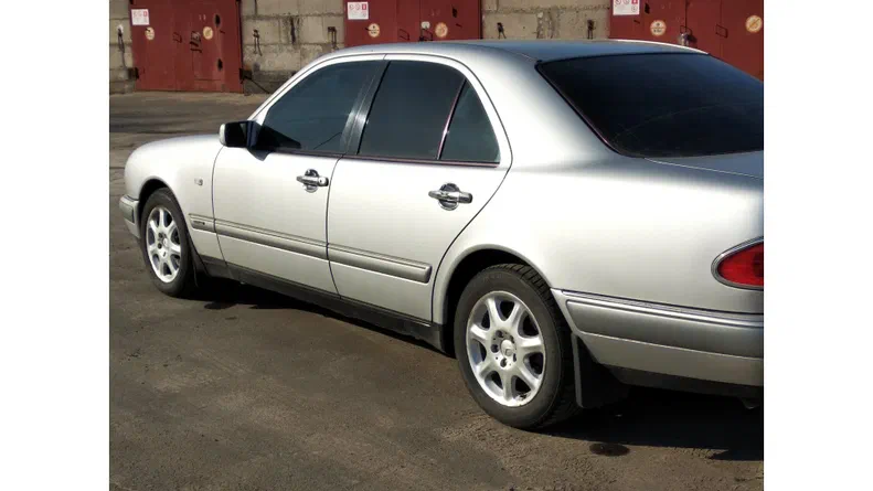 Mercedes-Benz E-Класс 1998
