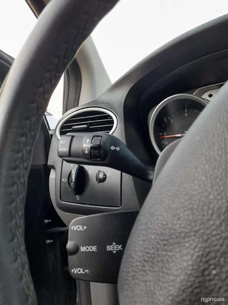 Ford Focus 2010 - 20