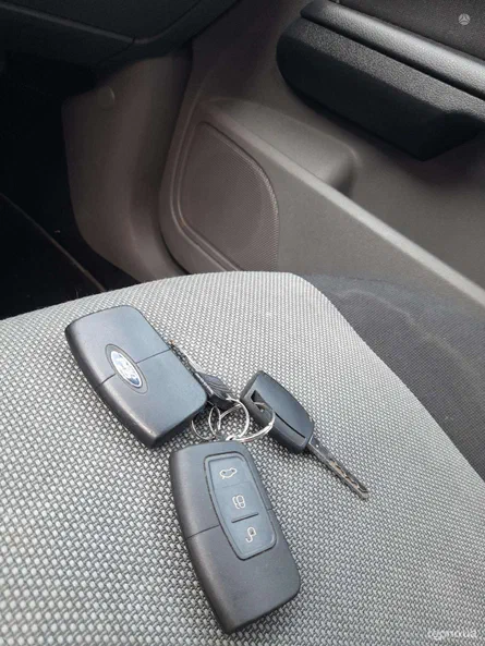 Ford Focus 2010 - 12