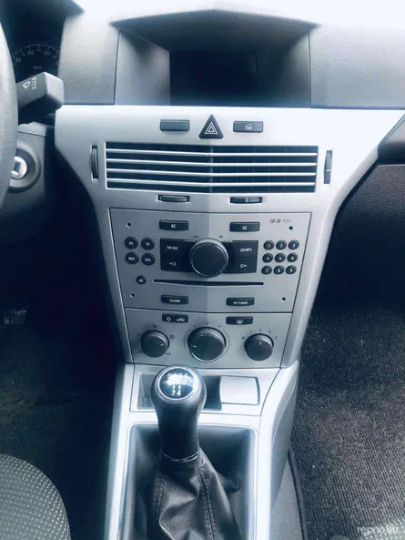 Opel Astra 2009 - 12