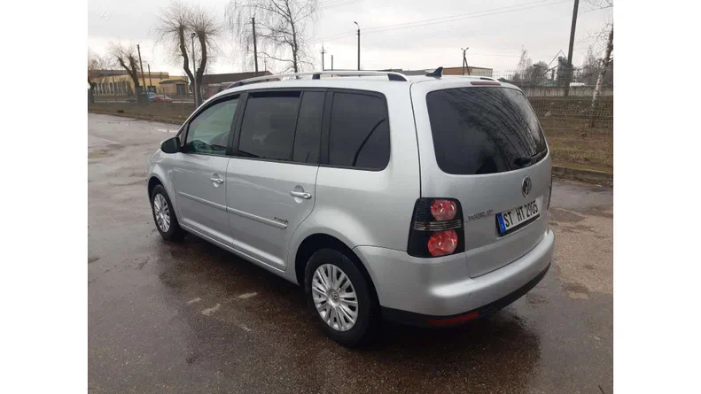Volkswagen Touran 2009 - 6