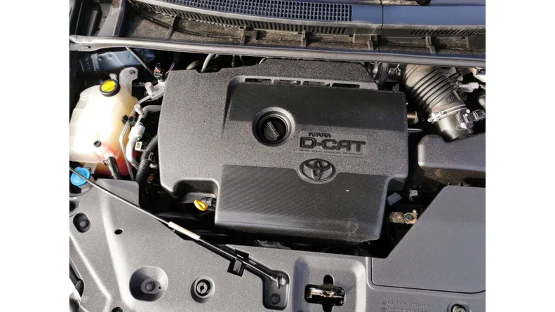 Toyota Avensis 2011 - 7