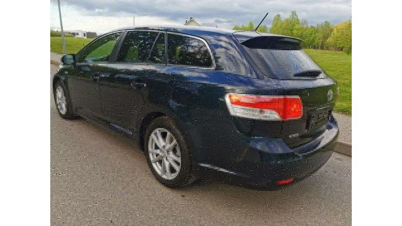 Toyota Avensis 2011