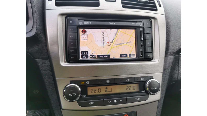 Toyota Avensis 2011 - 19